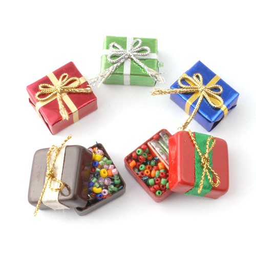 D949 Christmas Parcels, 5 pieces